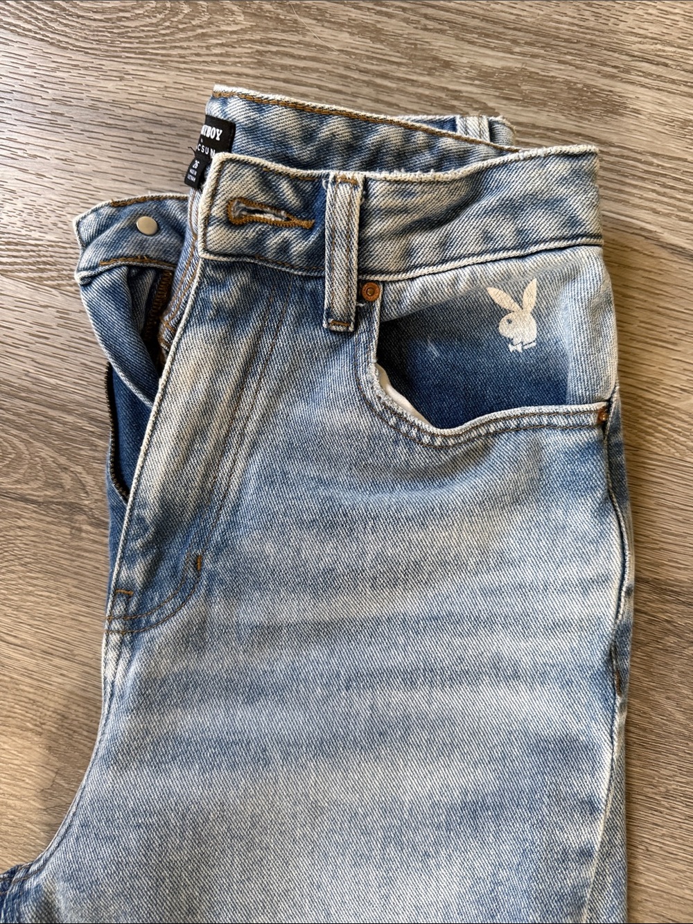 PLAYBOY / Pacsun Collab Light Blue Distressed Back-Pocket Jeans with Pink Logo - Picture 3 of 4